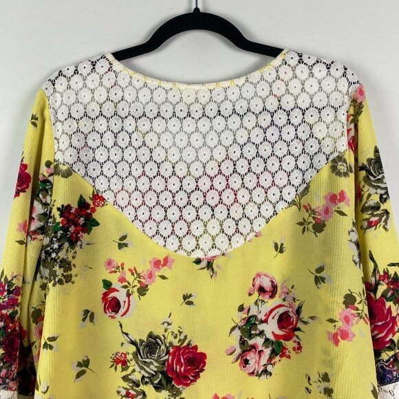 Fig and Flower Floral Popover Blouse Size 2X Yellow Lace Detail 3/4 Sleeves - Picture 8 of 11
